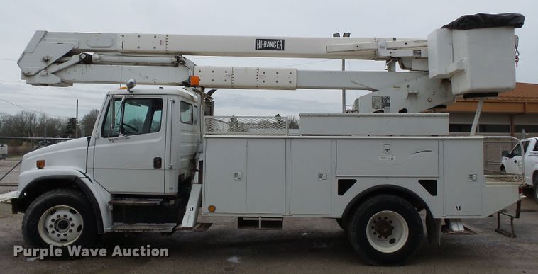 image for item DH7913 2001 Freightliner FL80 bucket truck