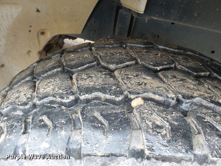 image for item DH7913 2001 Freightliner FL80 bucket truck