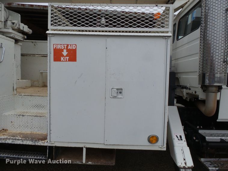 image for item DH7913 2001 Freightliner FL80 bucket truck