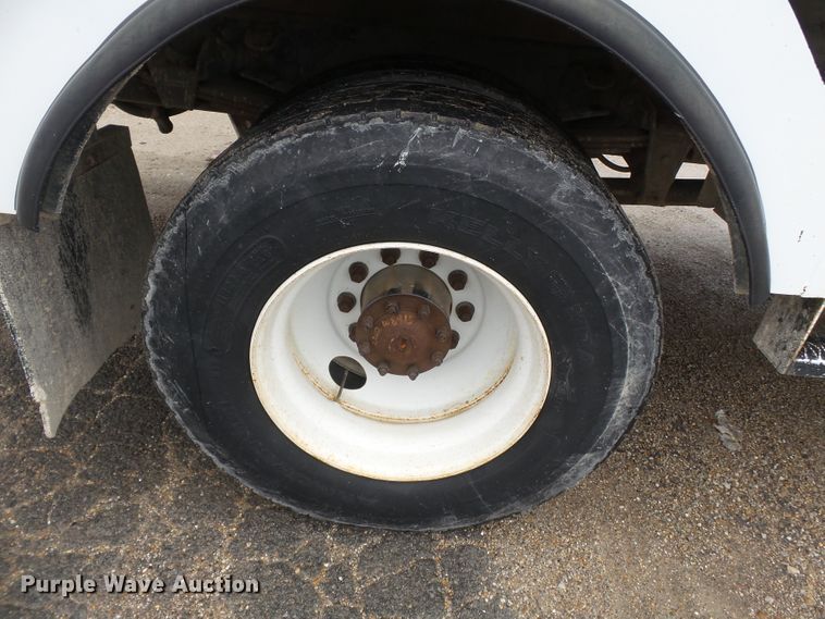 image for item DH7913 2001 Freightliner FL80 bucket truck