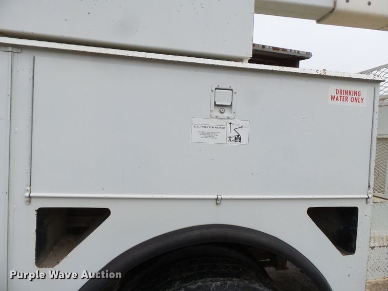 image for item DH7913 2001 Freightliner FL80 bucket truck