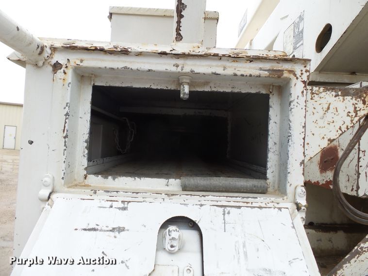 image for item DH7913 2001 Freightliner FL80 bucket truck