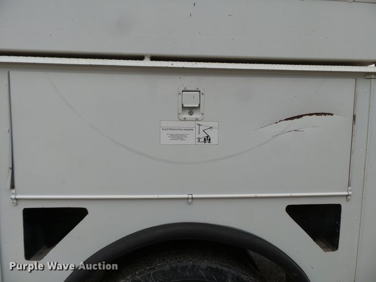 image for item DH7913 2001 Freightliner FL80 bucket truck