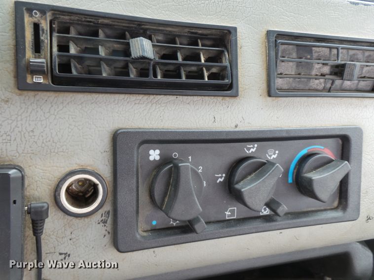 image for item DH7913 2001 Freightliner FL80 bucket truck