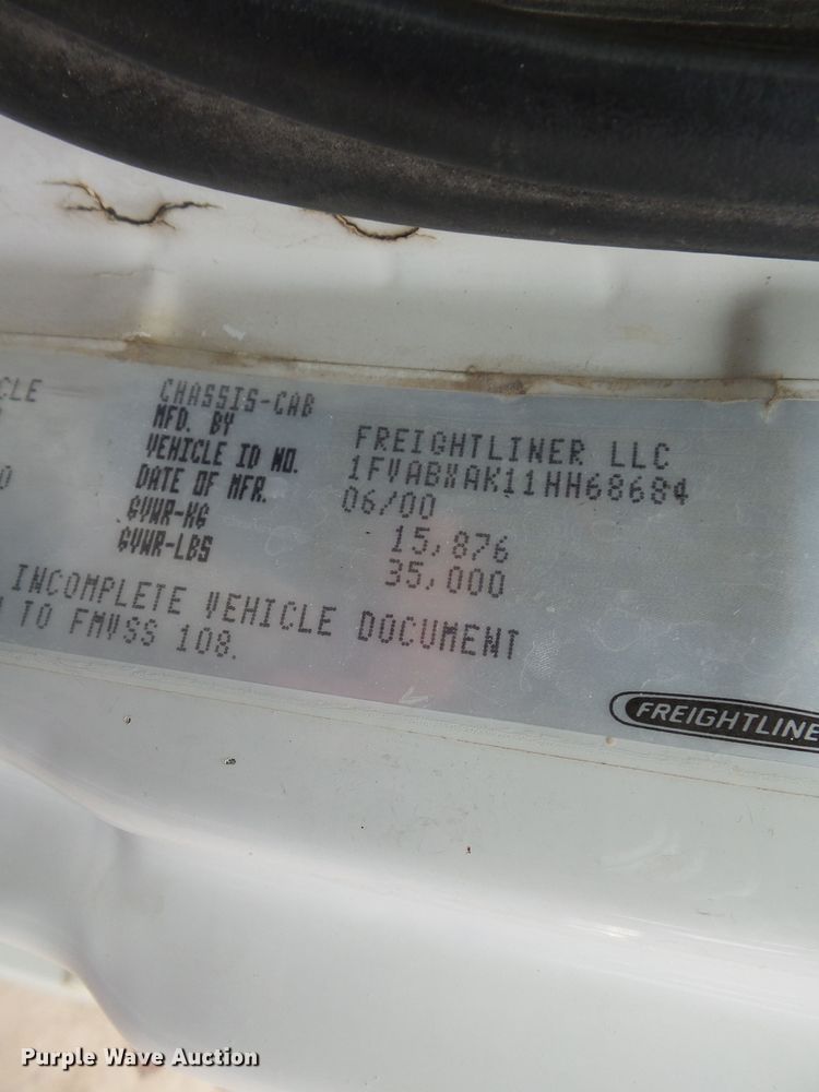 image for item DH7913 2001 Freightliner FL80 bucket truck