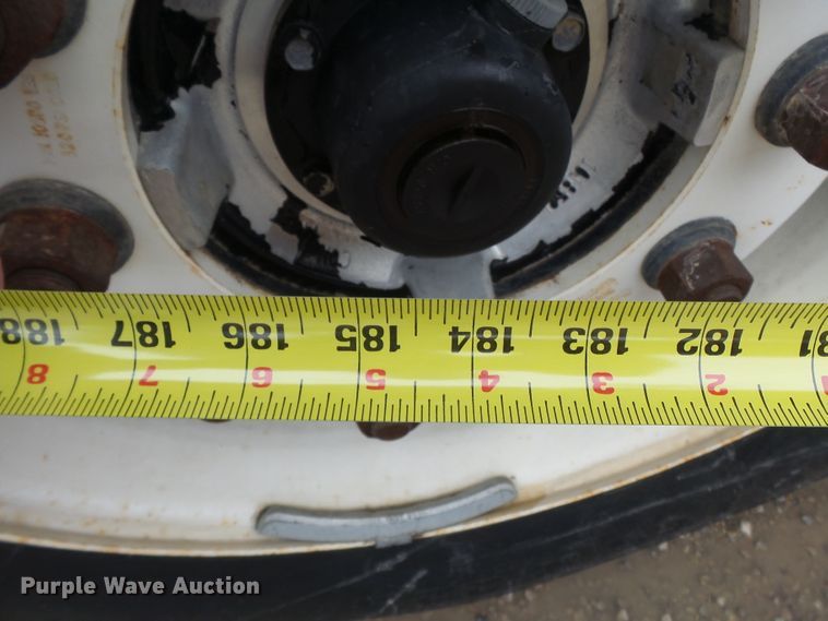 image for item DH7913 2001 Freightliner FL80 bucket truck