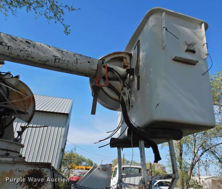 image for item DI0066 1994 Chevrolet Kodiak bucket truck