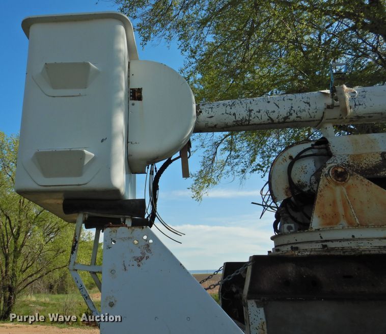 image for item DI0066 1994 Chevrolet Kodiak bucket truck