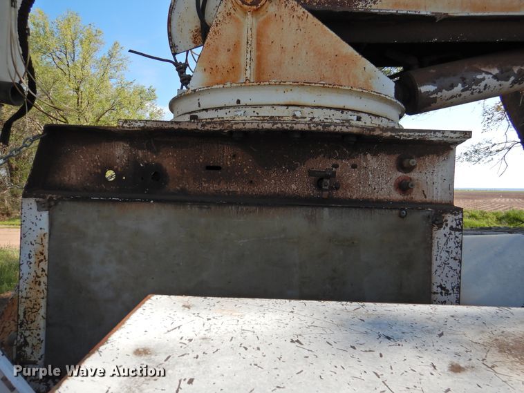 image for item DI0066 1994 Chevrolet Kodiak bucket truck