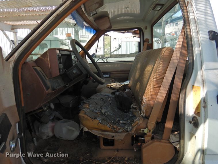 image for item DI0066 1994 Chevrolet Kodiak bucket truck