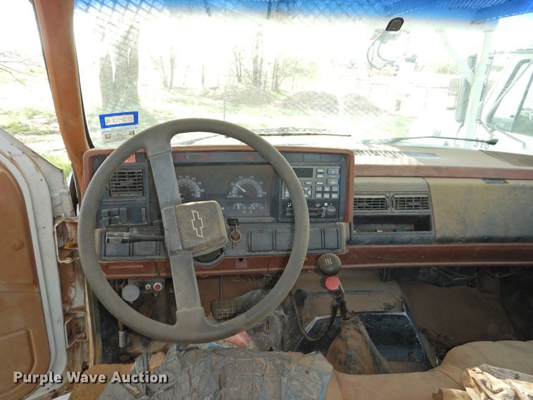 image for item DI0066 1994 Chevrolet Kodiak bucket truck