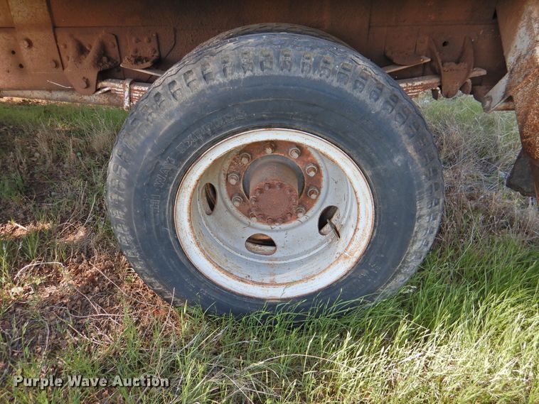 image for item DI0066 1994 Chevrolet Kodiak bucket truck