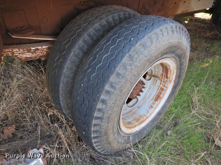 image for item DI0066 1994 Chevrolet Kodiak bucket truck