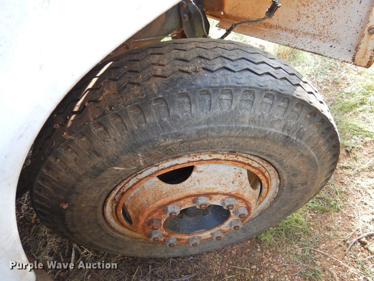 image for item DI0066 1994 Chevrolet Kodiak bucket truck