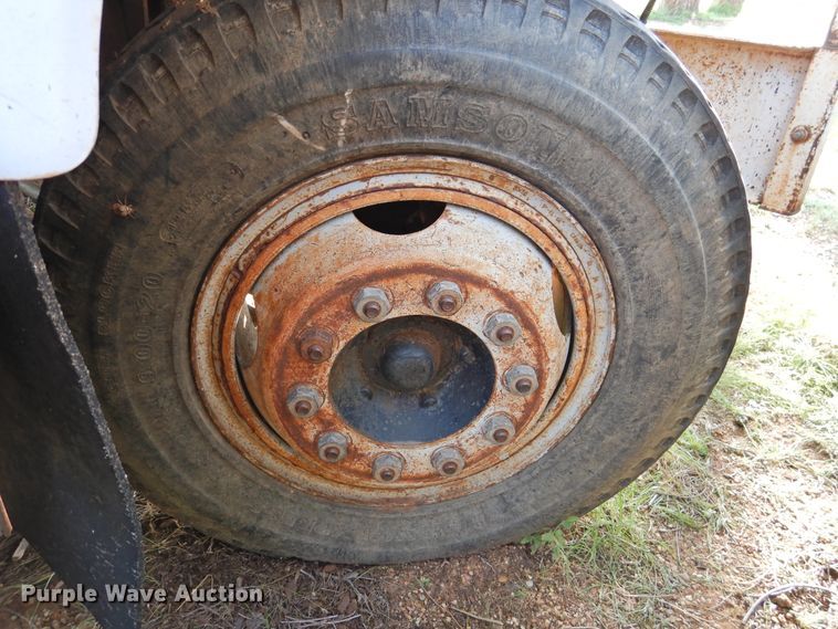 image for item DI0066 1994 Chevrolet Kodiak bucket truck