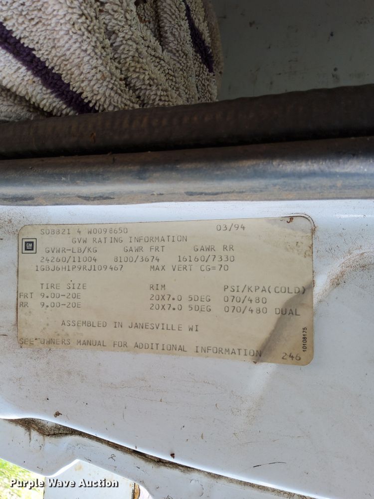 image for item DI0066 1994 Chevrolet Kodiak bucket truck