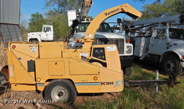 image for item DI0068 2004 Vermeer BC1000XL wood chipper