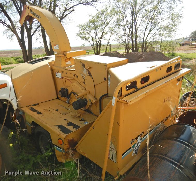 image for item DI0068 2004 Vermeer BC1000XL wood chipper
