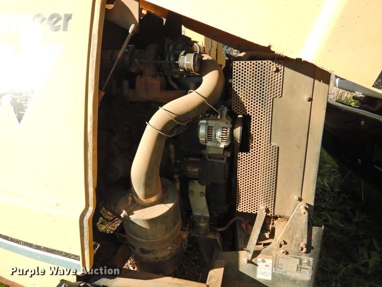 image for item DI0068 2004 Vermeer BC1000XL wood chipper