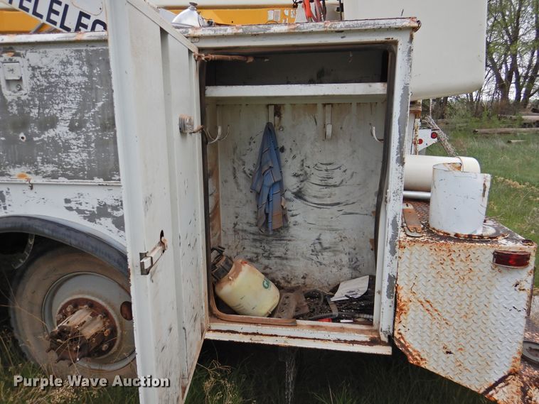 image for item DI0069 1993 Chevrolet Kodiak bucket truck