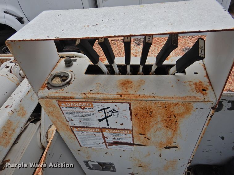 image for item DI0069 1993 Chevrolet Kodiak bucket truck