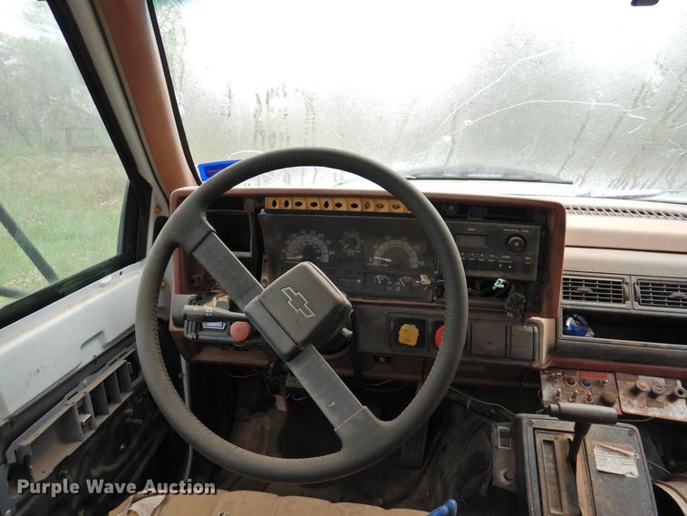 image for item DI0069 1993 Chevrolet Kodiak bucket truck