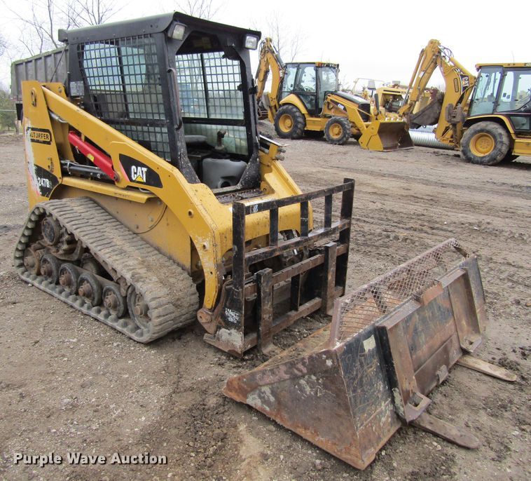 image for item FD9390 2007 Caterpillar 247B  tracked skid steer loader