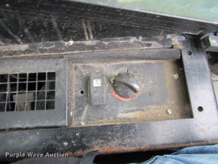 image for item FD9390 2007 Caterpillar 247B  tracked skid steer loader