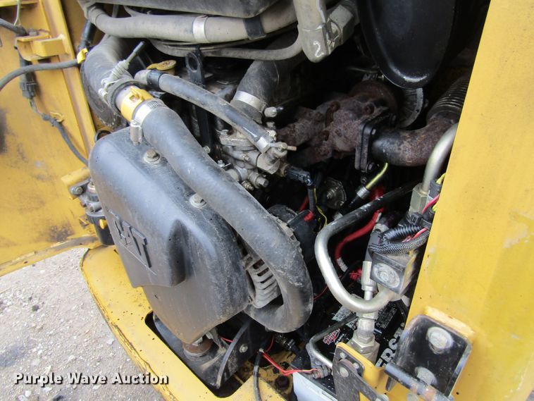 image for item FD9390 2007 Caterpillar 247B  tracked skid steer loader