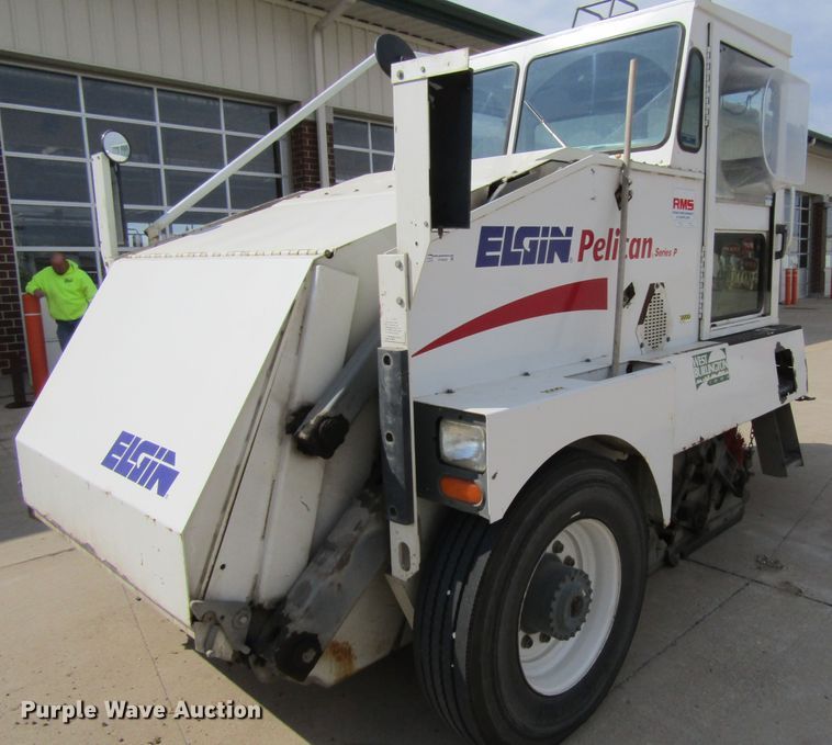 image for item FD9403 2000 Elgin Pelican Series P street sweeper