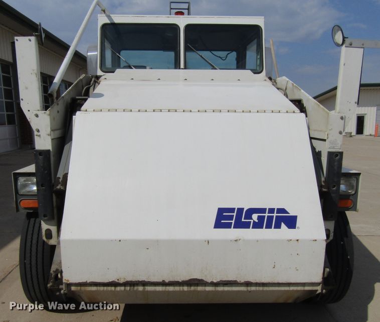 image for item FD9403 2000 Elgin Pelican Series P street sweeper