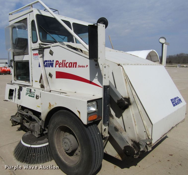 image for item FD9403 2000 Elgin Pelican Series P street sweeper