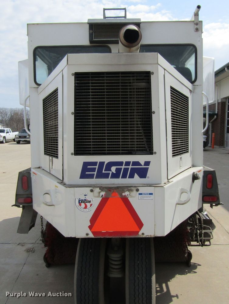 image for item FD9403 2000 Elgin Pelican Series P street sweeper
