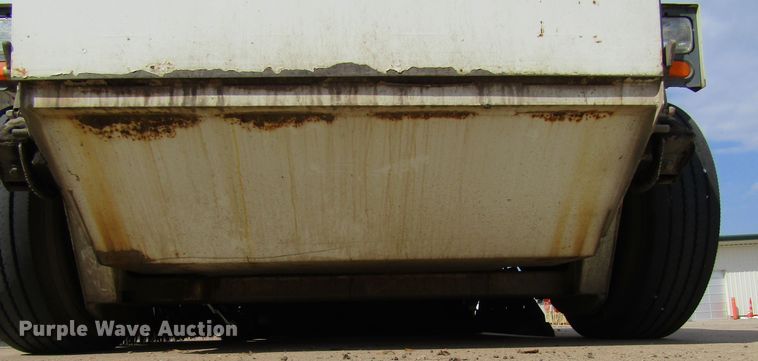 image for item FD9403 2000 Elgin Pelican Series P street sweeper