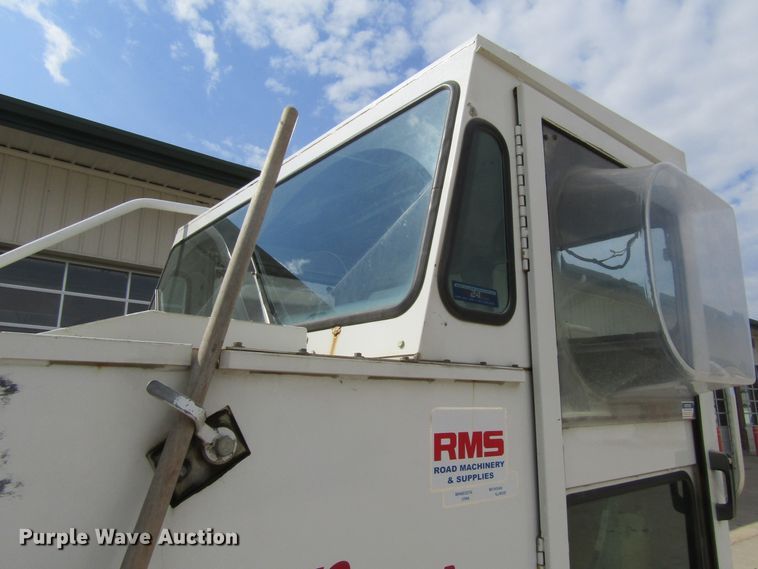 image for item FD9403 2000 Elgin Pelican Series P street sweeper