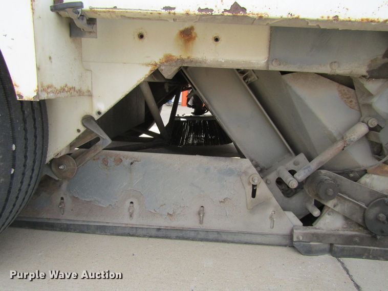 image for item FD9403 2000 Elgin Pelican Series P street sweeper