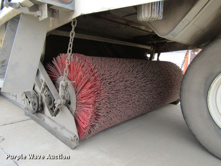 image for item FD9403 2000 Elgin Pelican Series P street sweeper