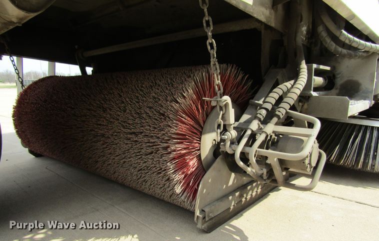 image for item FD9403 2000 Elgin Pelican Series P street sweeper