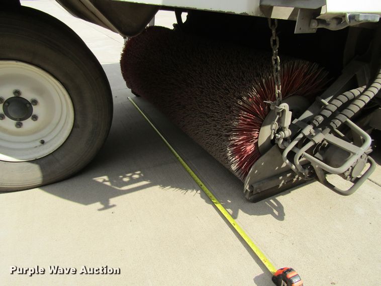 image for item FD9403 2000 Elgin Pelican Series P street sweeper