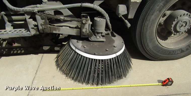 image for item FD9403 2000 Elgin Pelican Series P street sweeper