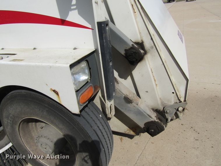 image for item FD9403 2000 Elgin Pelican Series P street sweeper
