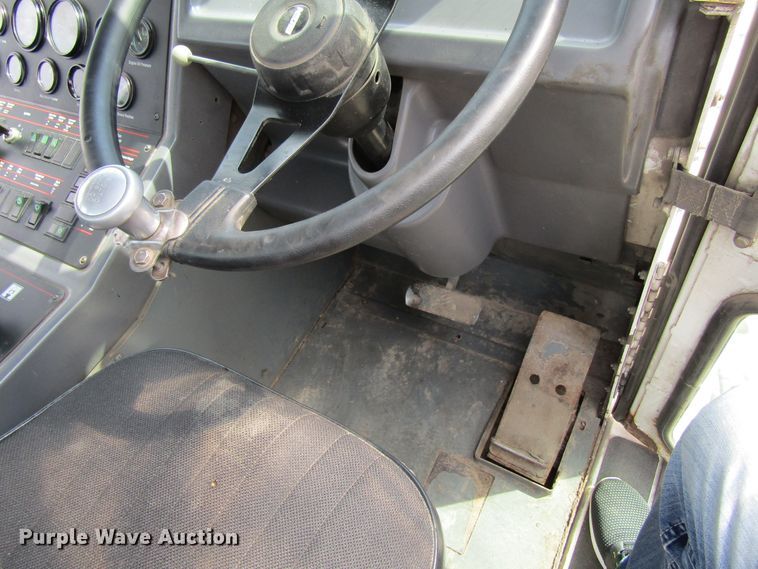 image for item FD9403 2000 Elgin Pelican Series P street sweeper