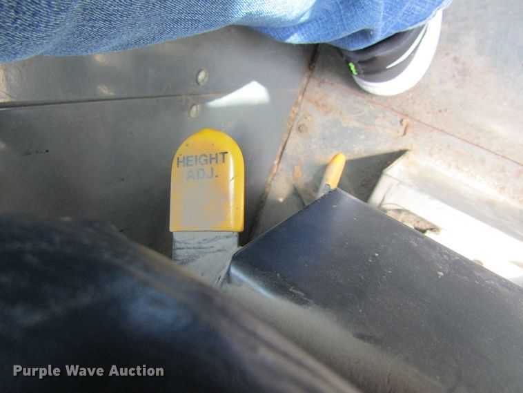 image for item FD9403 2000 Elgin Pelican Series P street sweeper