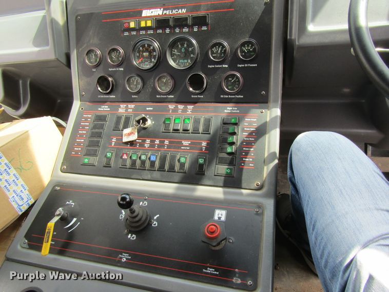 image for item FD9403 2000 Elgin Pelican Series P street sweeper