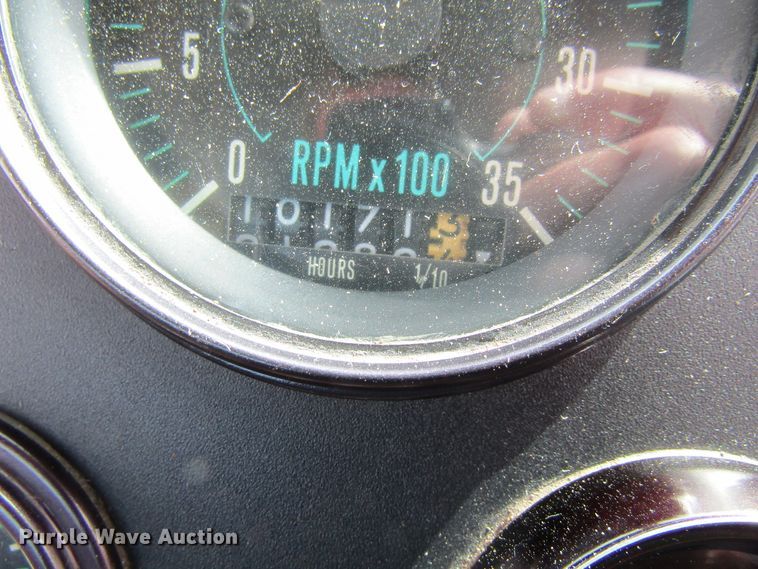 image for item FD9403 2000 Elgin Pelican Series P street sweeper