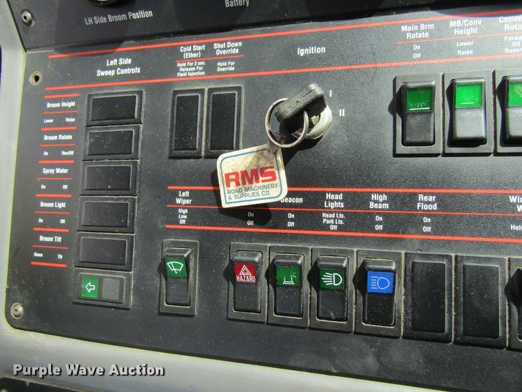 image for item FD9403 2000 Elgin Pelican Series P street sweeper