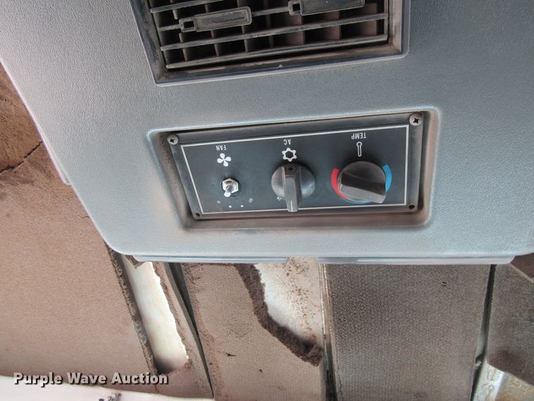 image for item FD9403 2000 Elgin Pelican Series P street sweeper