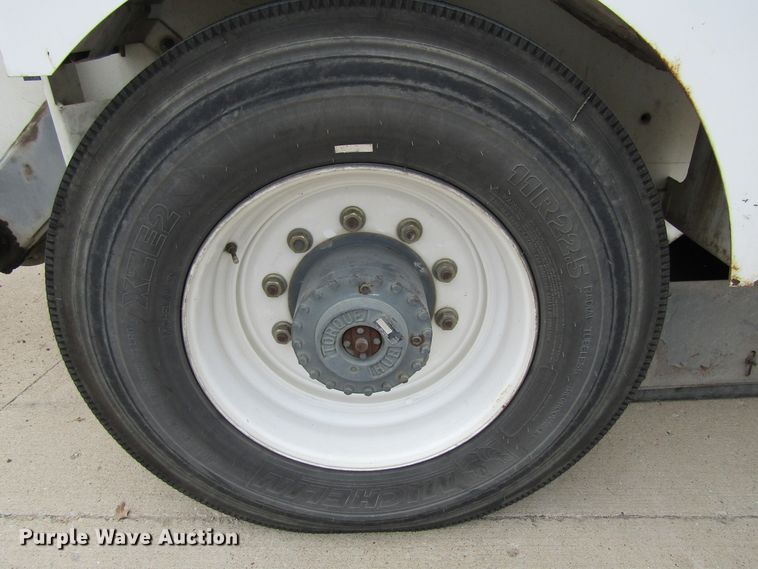 image for item FD9403 2000 Elgin Pelican Series P street sweeper