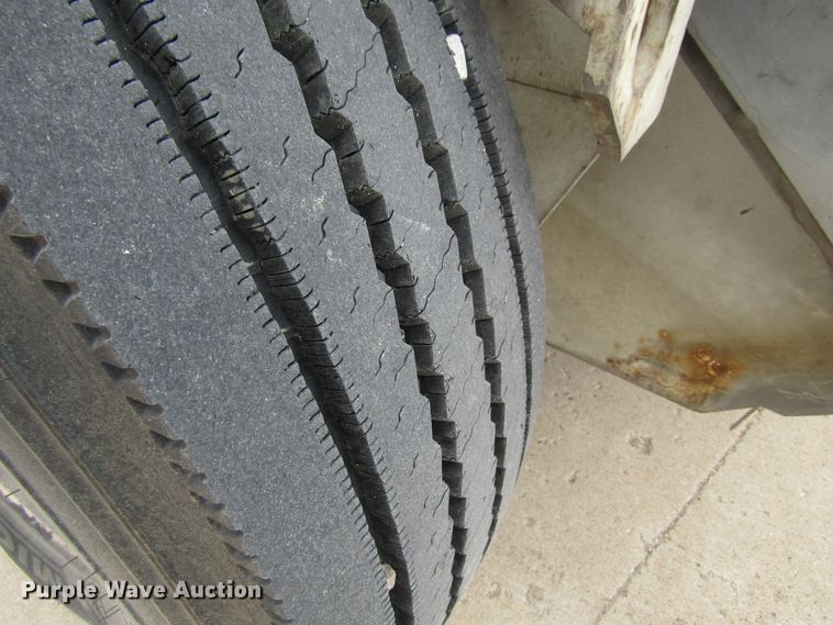 image for item FD9403 2000 Elgin Pelican Series P street sweeper