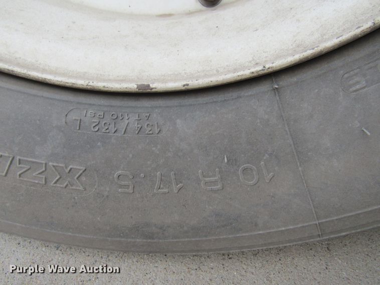 image for item FD9403 2000 Elgin Pelican Series P street sweeper